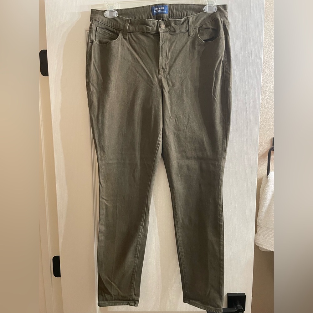 Old Navy Mid-rise Rockstar Olive Green Army Green Jeans Size 14